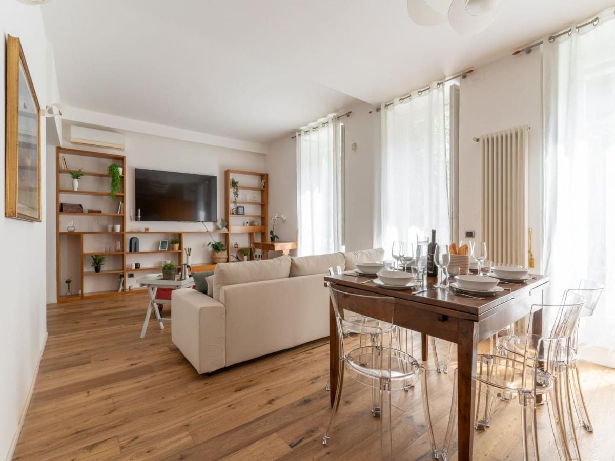 The Best Rent - Spacious Apartment Near Colonne S Lorenzo Milan Bagian luar foto