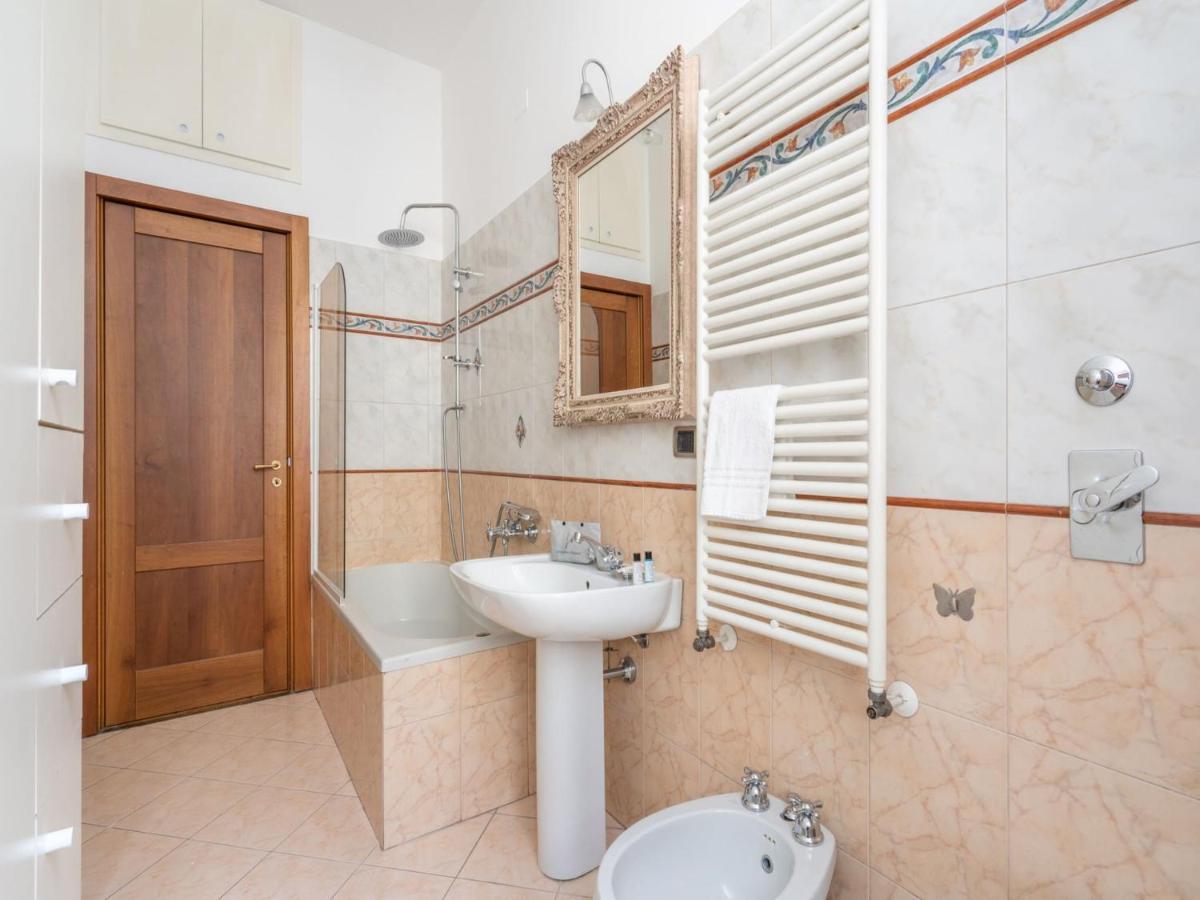 The Best Rent - Spacious Apartment Near Colonne S Lorenzo Milan Bagian luar foto