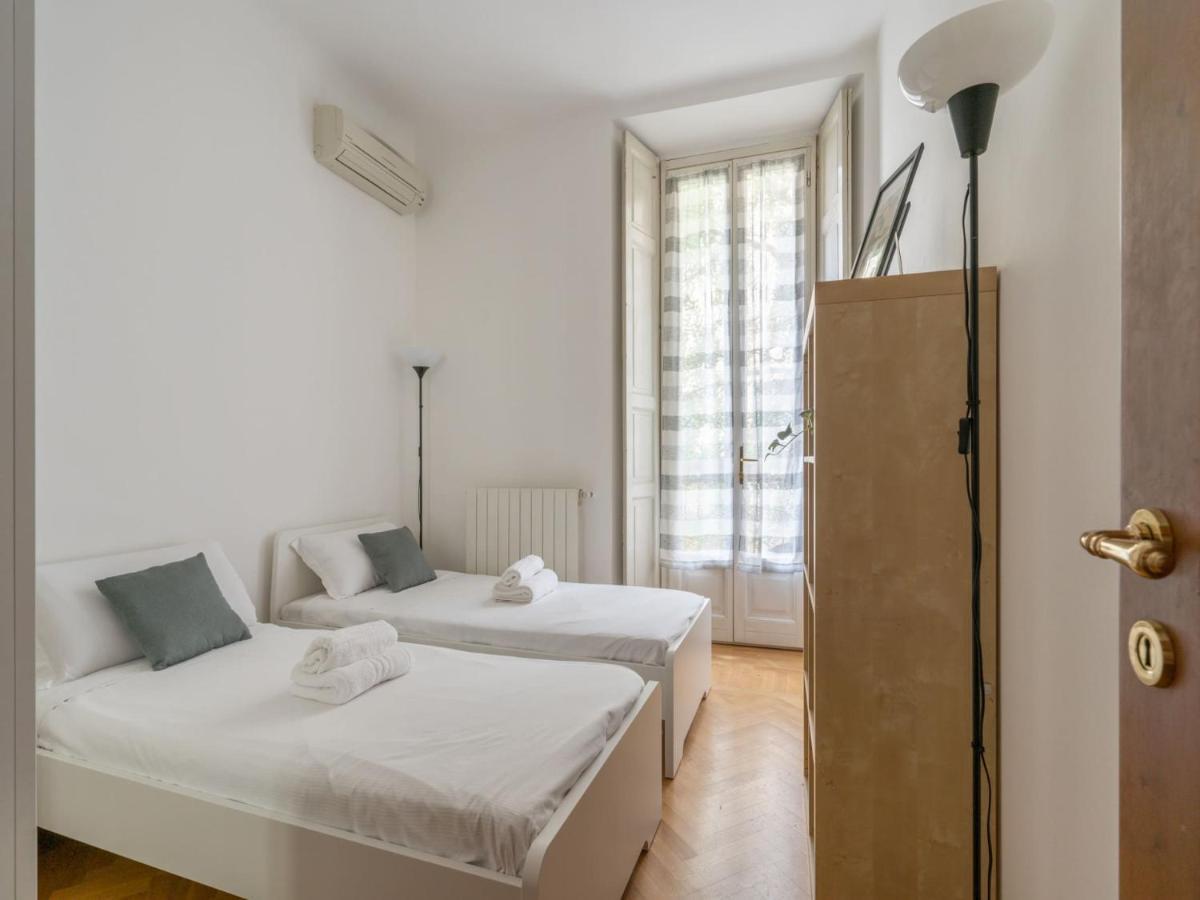The Best Rent - Spacious Apartment Near Colonne S Lorenzo Milan Bagian luar foto