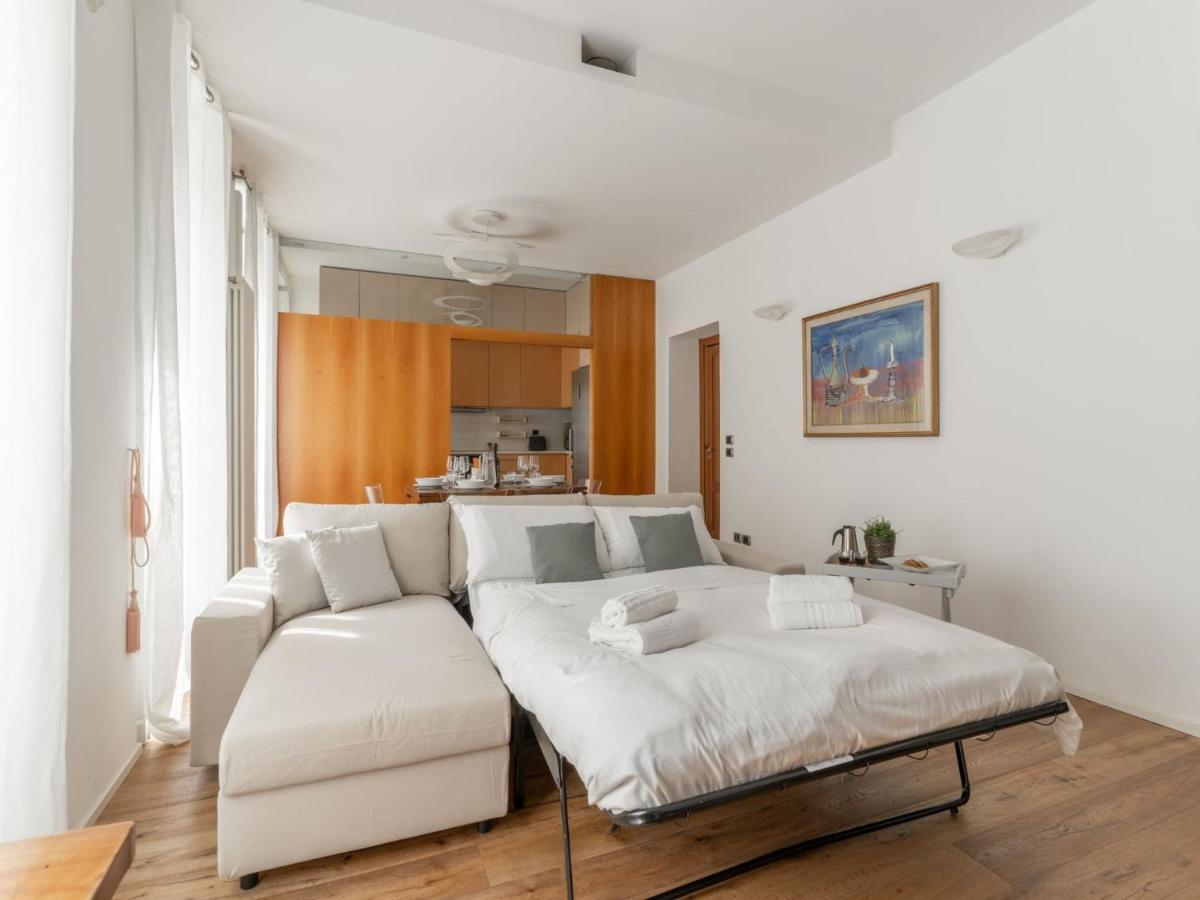 The Best Rent - Spacious Apartment Near Colonne S Lorenzo Milan Bagian luar foto