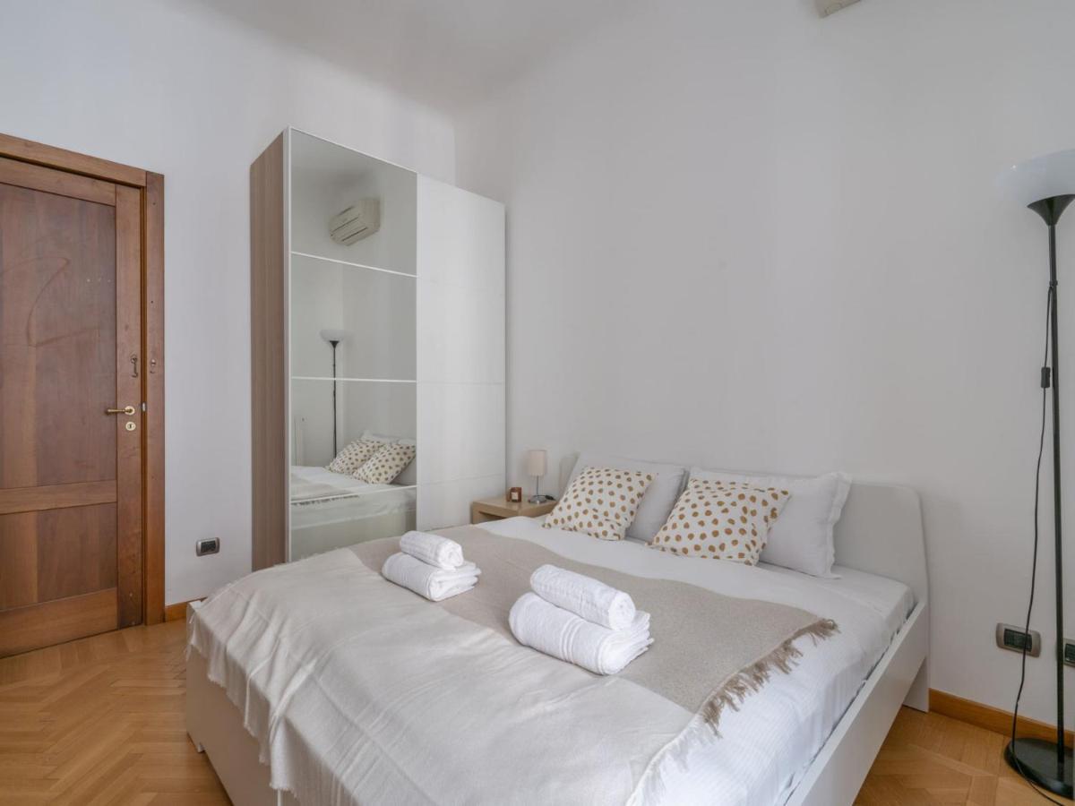 The Best Rent - Spacious Apartment Near Colonne S Lorenzo Milan Bagian luar foto